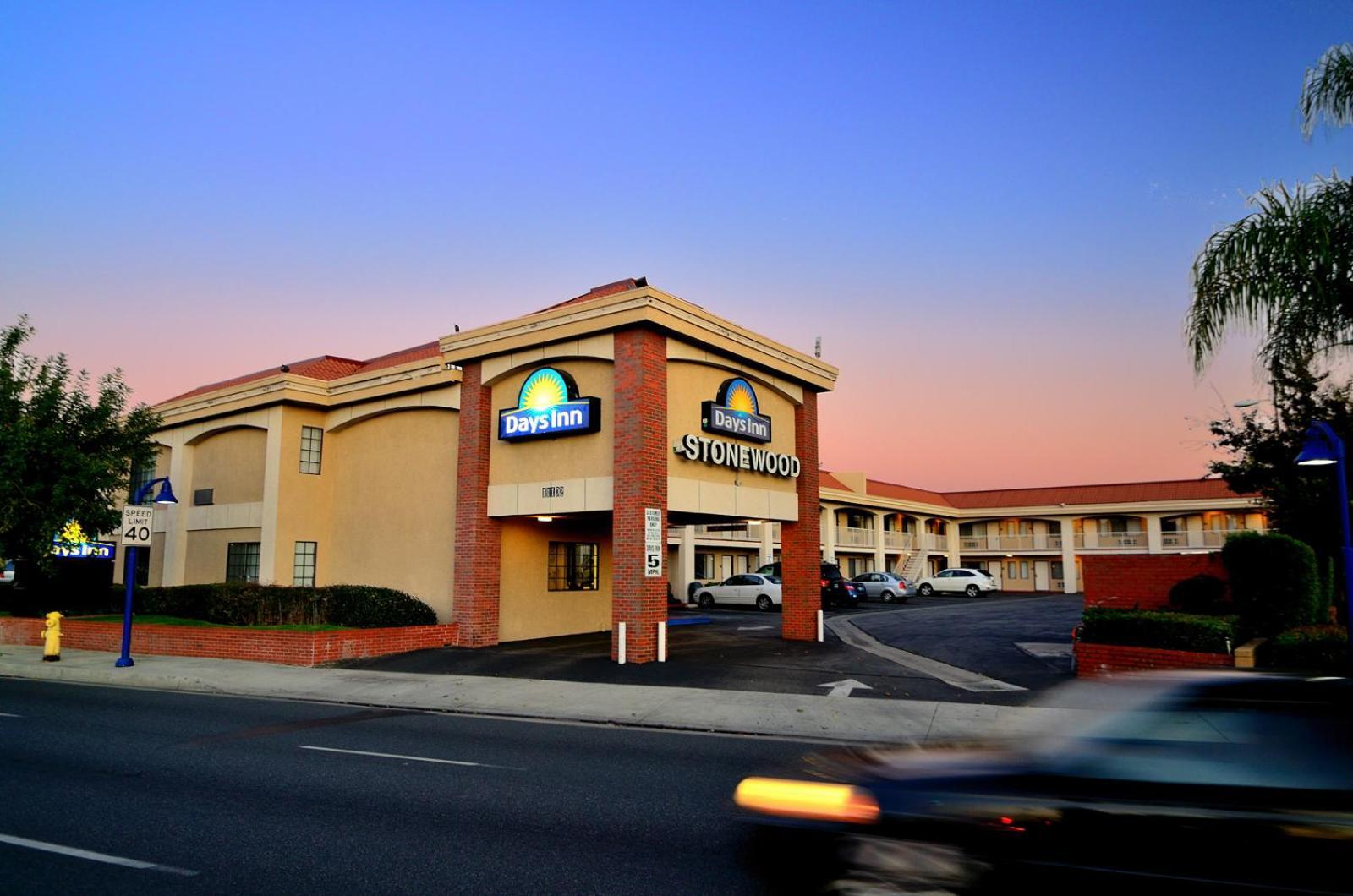 Days Inn By Wyndham Downey Kültér fotó
